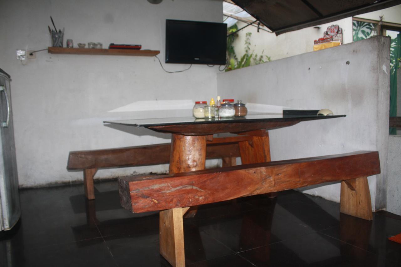 Gusti Homestay Kerobokan Exterior photo