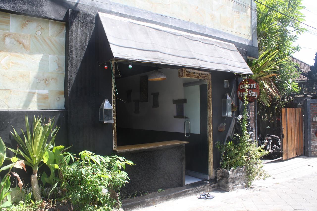 Gusti Homestay Kerobokan Exterior photo